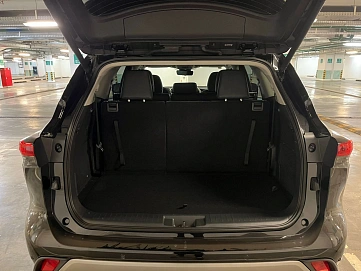 Toyota Highlander, 2024г, полный привод, автомат