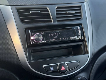 Hyundai Solaris, 2015г, передний привод, автомат