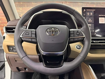 Toyota Highlander, 2025г, полный привод, автомат