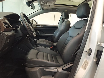 Volkswagen Tharu, 2022г, передний привод, робот