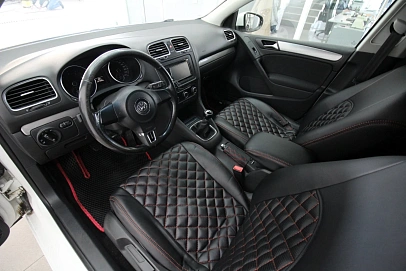 Volkswagen Golf, 2010г., передний привод, механика