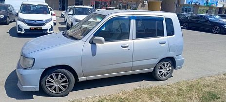 Nissan Cube, 2001г., передний привод, автомат