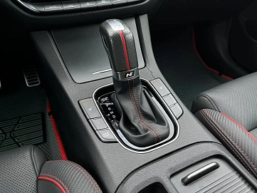 Hyundai Elantra, 2020г, передний привод, автомат