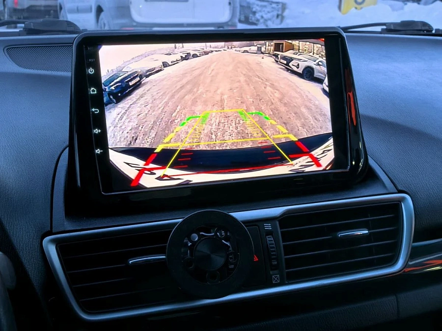 Mazda 3, 2014г., передний привод, механика