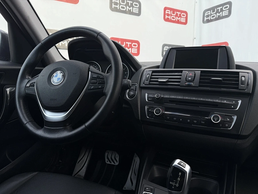 BMW 1 серии, 2012г., передний привод, автомат