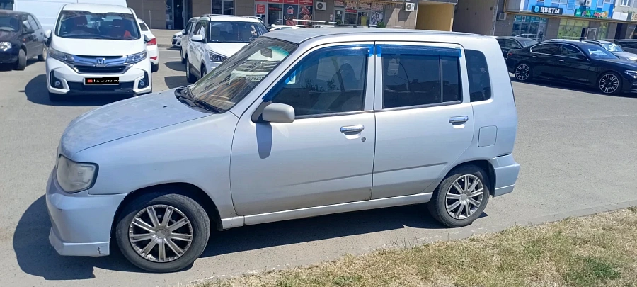 Nissan Cube, 2001г., передний привод, автомат
