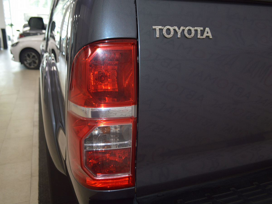 Toyota Hilux, 2012г., полный привод, автомат
