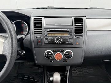 Nissan Tiida, 2011г, передний привод, автомат