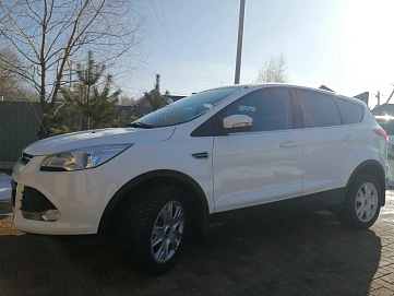 Ford Kuga, 2014г, передний привод, автомат