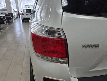 Toyota Highlander, 2011г., полный привод, автомат