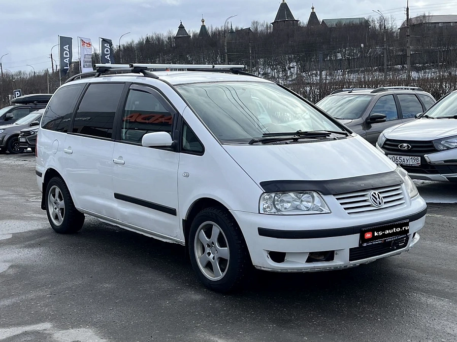Volkswagen Sharan, 2003г., передний привод, автомат