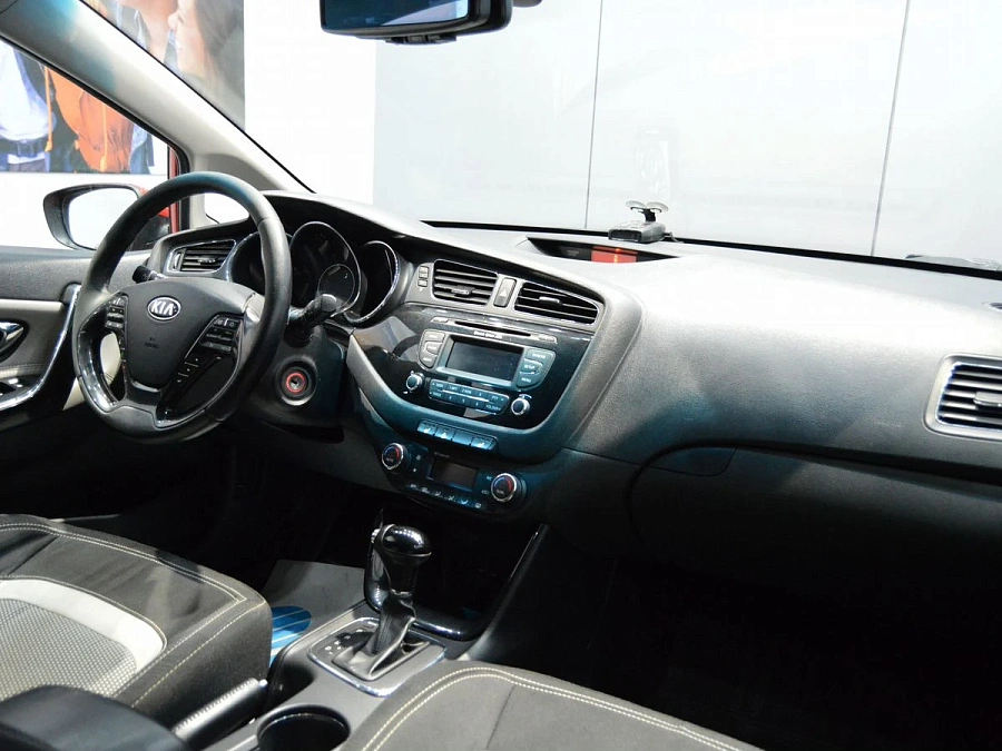Kia Ceed, 2013г., передний привод, автомат