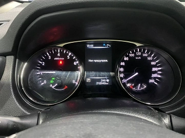Nissan X-Trail, 2015г, передний привод, вариатор