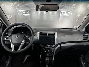 Hyundai Solaris, 2015г, передний привод, автомат