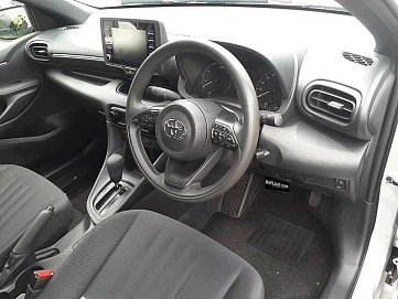 Toyota Yaris, 2022г, передний привод, вариатор