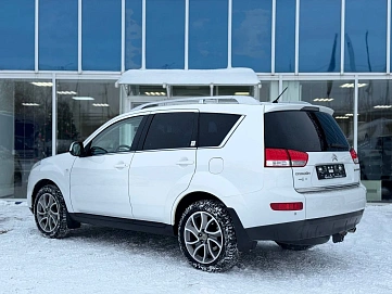 Citroen C-Crosser, 2011г, полный привод, вариатор