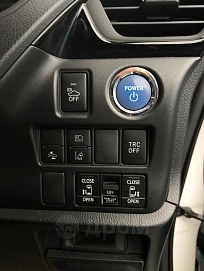 Toyota Esquire, 2016г, передний привод, вариатор