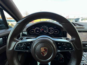 Porsche Cayenne, 2018г, передний привод, автомат