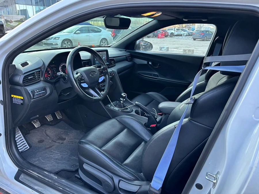 Hyundai Veloster, 2019г., передний привод, механика