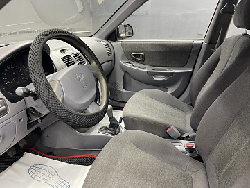 Hyundai Accent, 2005г, передний привод, механика
