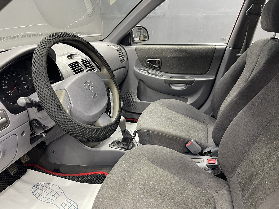 Hyundai Accent, 2005г., передний привод, механика