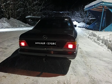 Mercedes-Benz E-Класс, 1992г, задний привод, механика