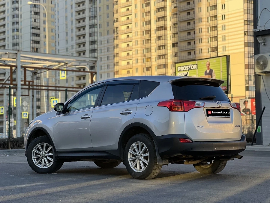 Toyota RAV4, 2014г., передний привод, механика