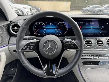 Mercedes-Benz E-Класс, 2022г, задний привод, автомат