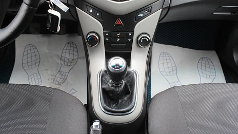 Chevrolet Cruze, 2012г., передний привод, механика