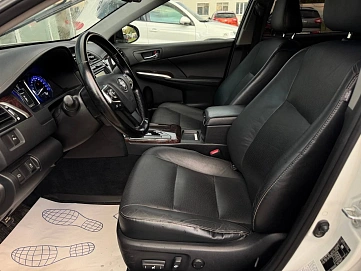 Toyota Camry, 2015г, передний привод, автомат
