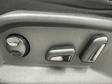 Volkswagen T-Roc, 2023г, передний привод, робот