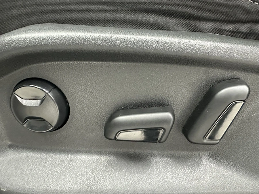 Volkswagen T-Roc, 2023г., передний привод, робот