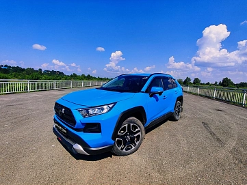 Toyota RAV4, 2019г, полный привод, вариатор