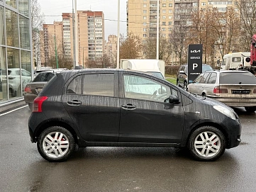 Toyota Yaris, 2008г, передний привод, робот