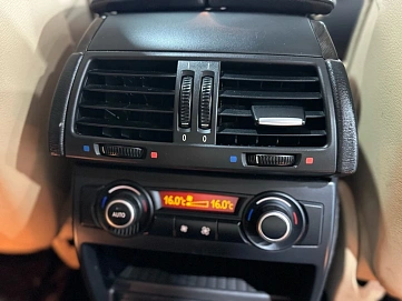 BMW X5, 2011г, передний привод, автомат