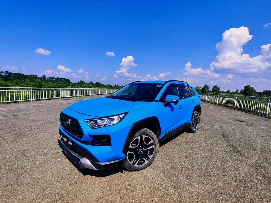 Toyota RAV4, 2019г., полный привод, вариатор