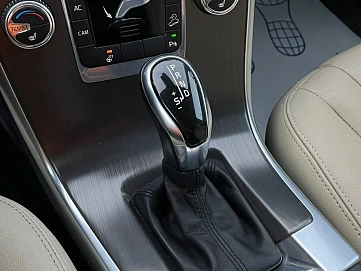 Volvo XC60, 2014г, передний привод, автомат