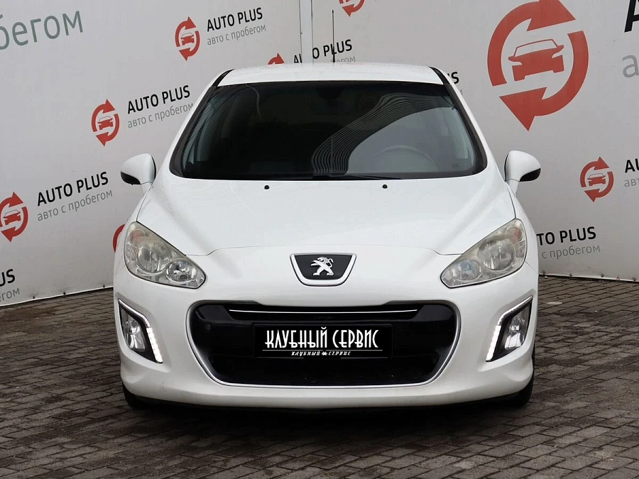 Peugeot 308, 2011г., передний привод, механика