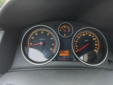 Opel Astra, 2014г, передний привод, механика
