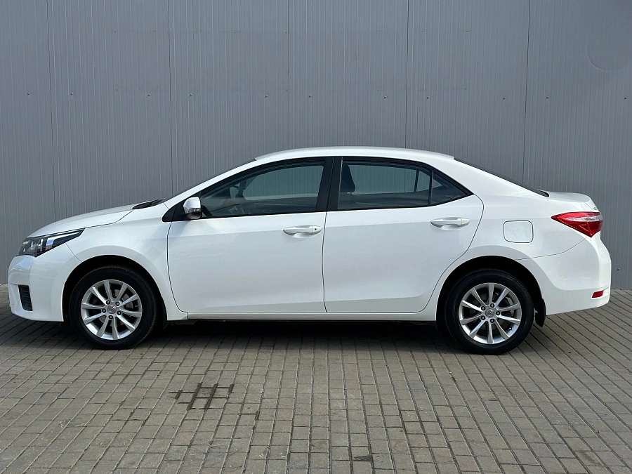 Toyota Corolla, 2013г., передний привод, механика