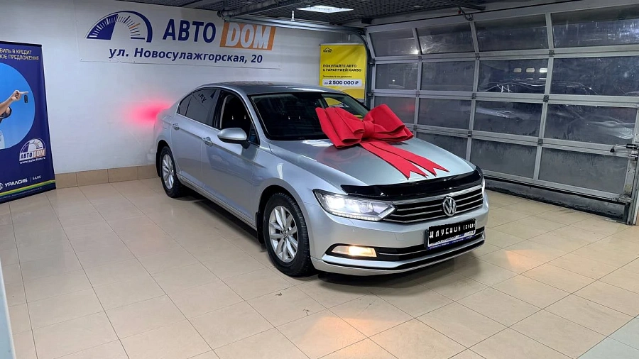 Volkswagen Passat, 2015г., передний привод, робот