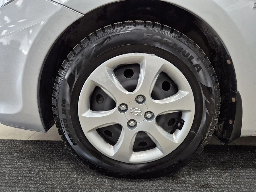 Hyundai Solaris, 2013г., передний привод, автомат