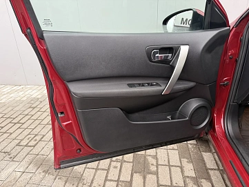 Nissan Qashqai, 2013г, передний привод, вариатор