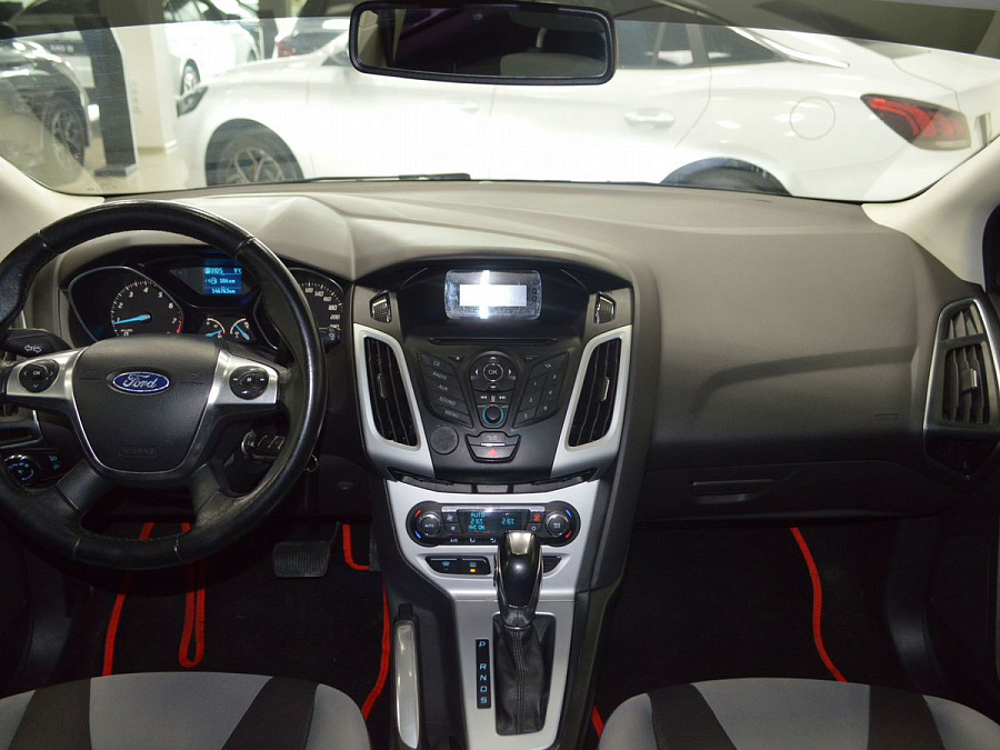 Ford Focus, 2012г., передний привод, робот