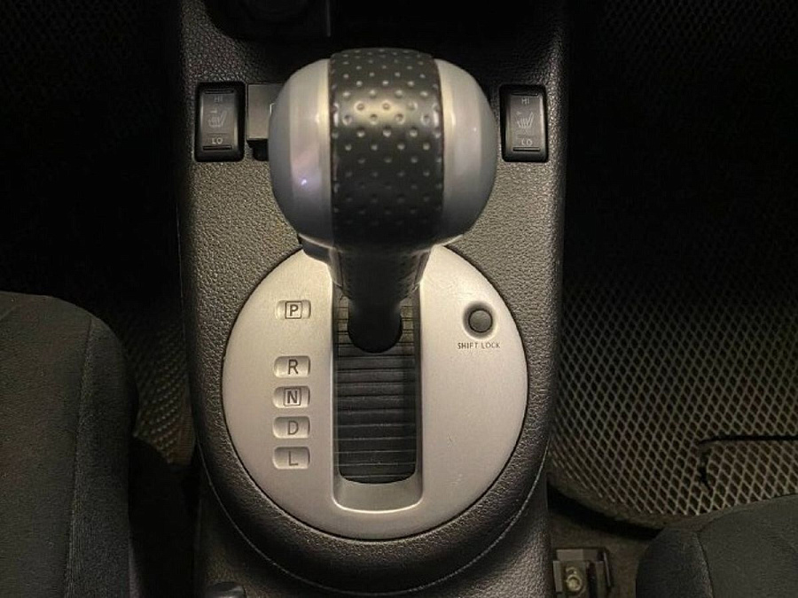 Nissan , 2012г., передний привод, автомат