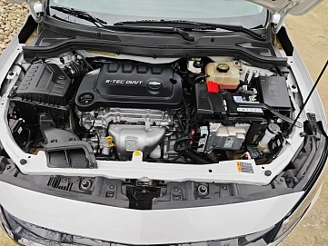 Chevrolet Monza, 2024г., передний привод, робот