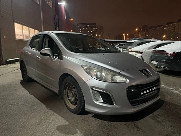 Peugeot 308, 2011г, передний привод, автомат