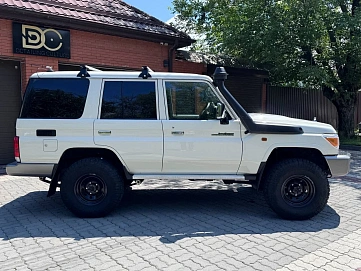 Toyota Land Cruiser, 2022г, полный привод, механика