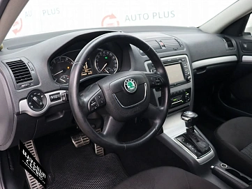 Skoda Octavia, 2010г, передний привод, робот