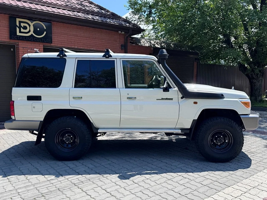 Toyota Land Cruiser, 2022г., полный привод, механика